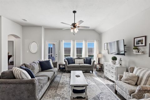 Homes For Sale - 2721 Porters Way<br/> Brazos County, Bryan, TX 77803