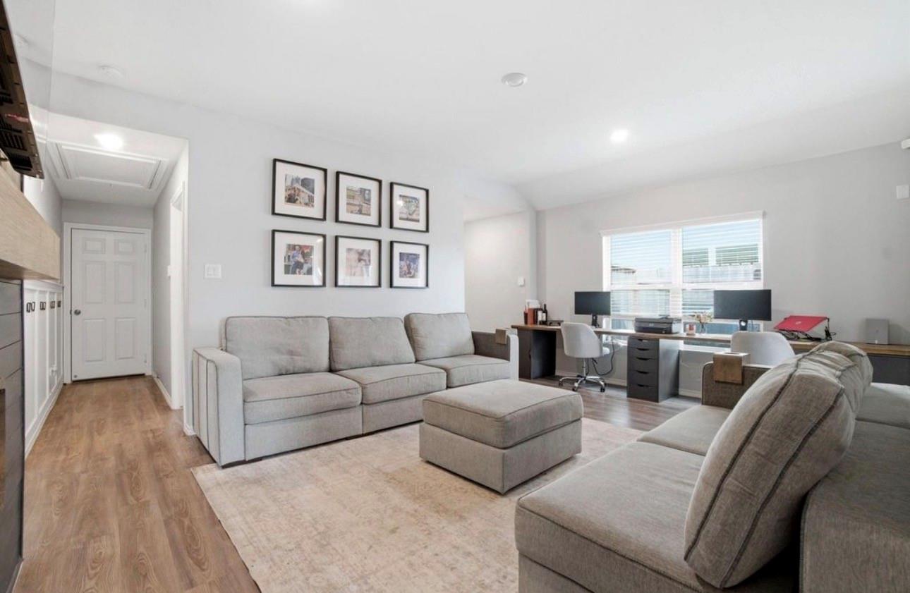 306 Pickwick Gardens Lane