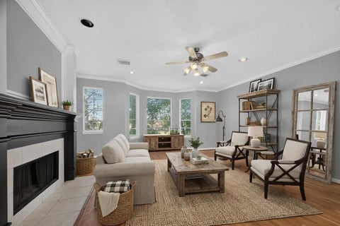Photo of 1319 Oneil Street, Houston, TX 77019 (MLS # 69175663)