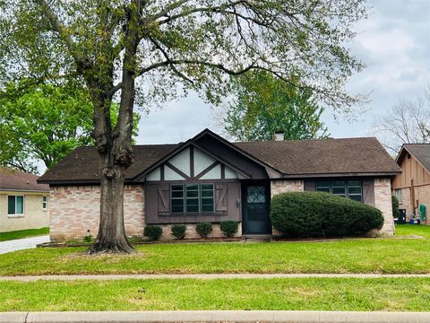 Photo of 1846 Michele Drive, Sugar Land, TX 77498 (MLS # 61557062)