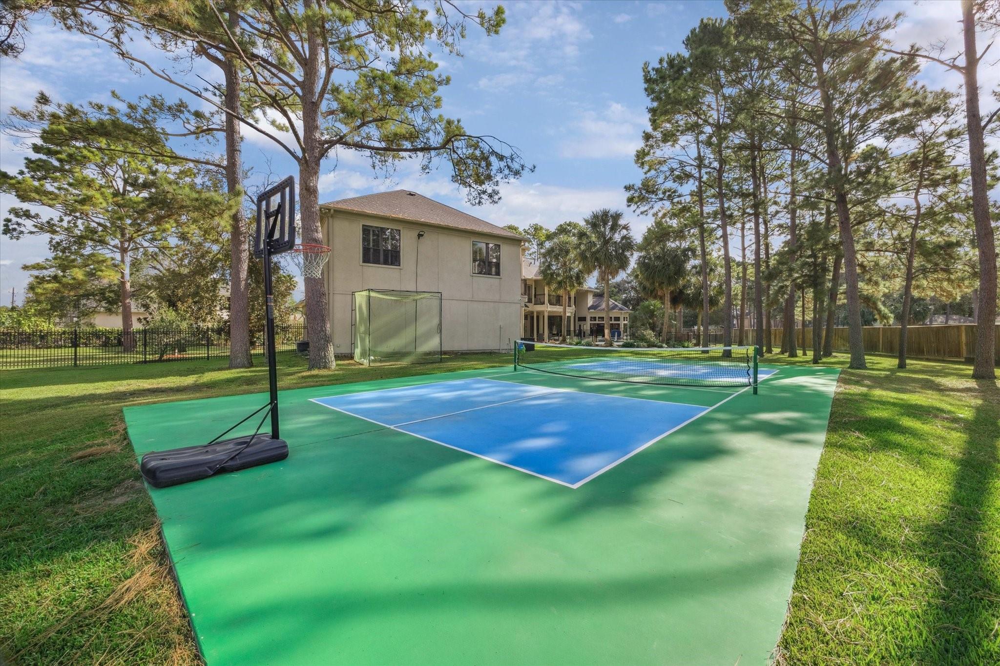 600 Royal Oaks Drive