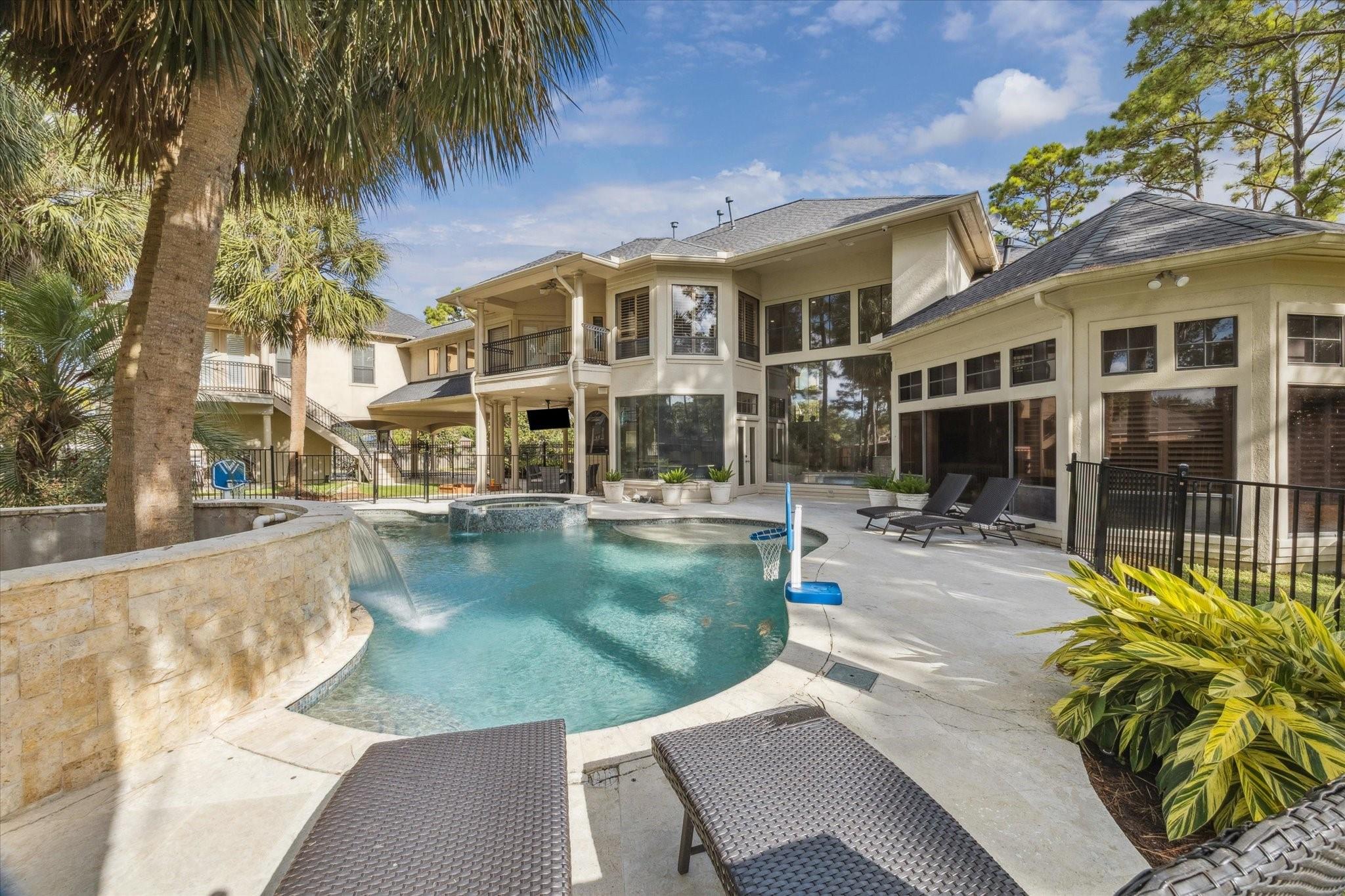 600 Royal Oaks Drive