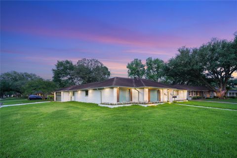 Photo of 10011 Cliffwood Drive, Houston, TX 77035 (MLS # 67310774)