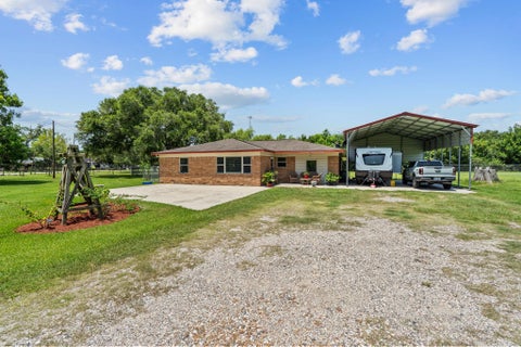Photo of 4630 Hudson Road, Santa Fe, TX 77517 (MLS # 61186318)