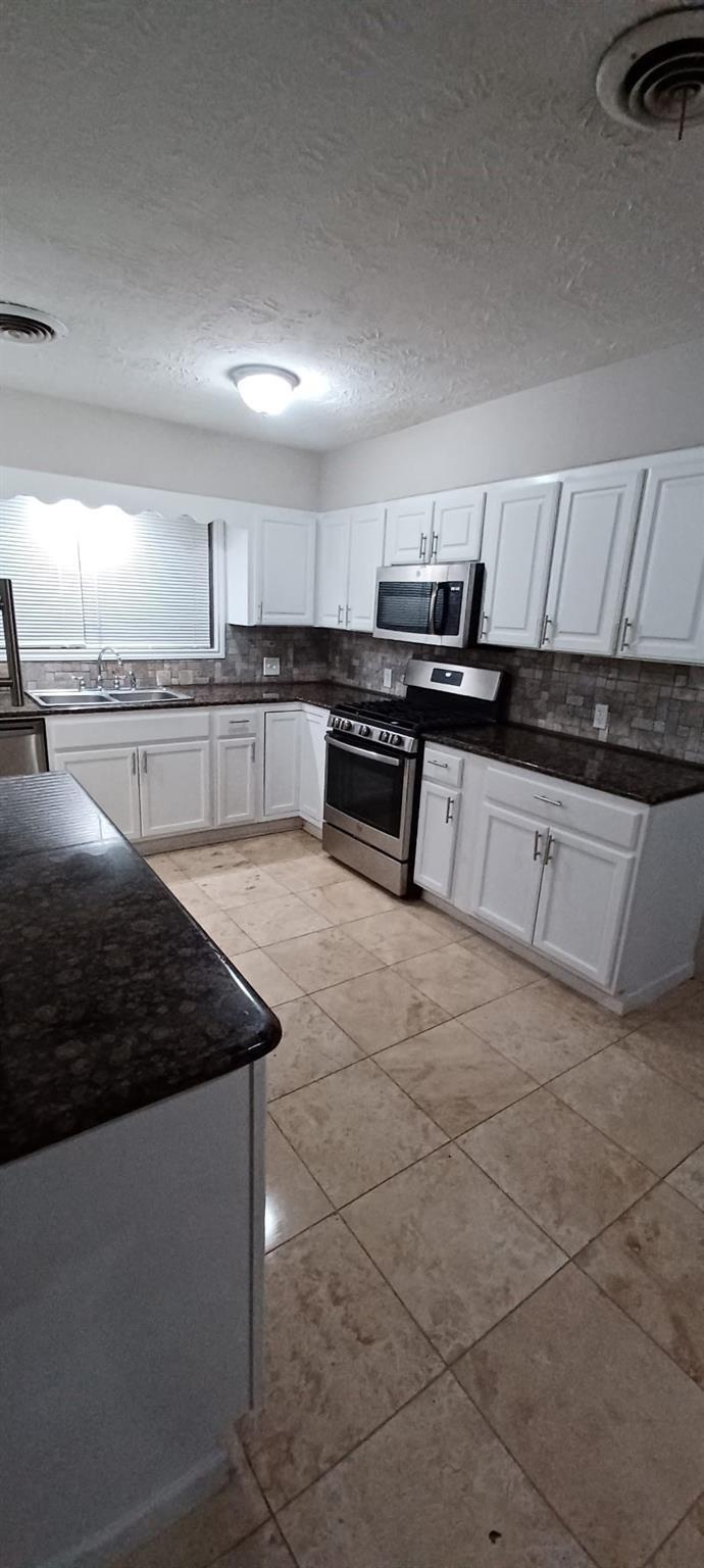 1017 Oak Drive