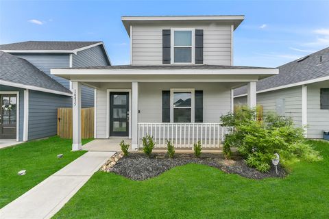 Photo of 16435 Valerie Marie Place, Conroe, TX 77306 (MLS # 84694439)