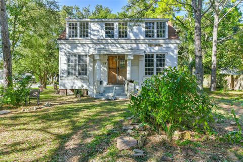 Photo of 32 11th Avenue N, Texas City, TX 77590 (MLS # 50854837) Photo of 32 11th Avenue N, Texas City, TX 77590 (MLS # 50854837)