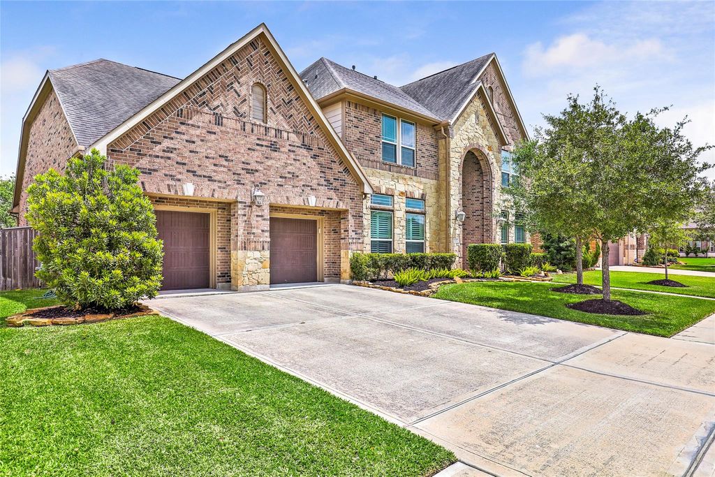 Photo of 12103 Chisel Ridge, Pearland, TX 77584 (MLS # 75907739)