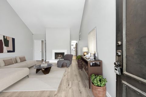 Photo of 2100 Tanglewilde Street #312, Houston, TX 77063 (MLS # 97844343)