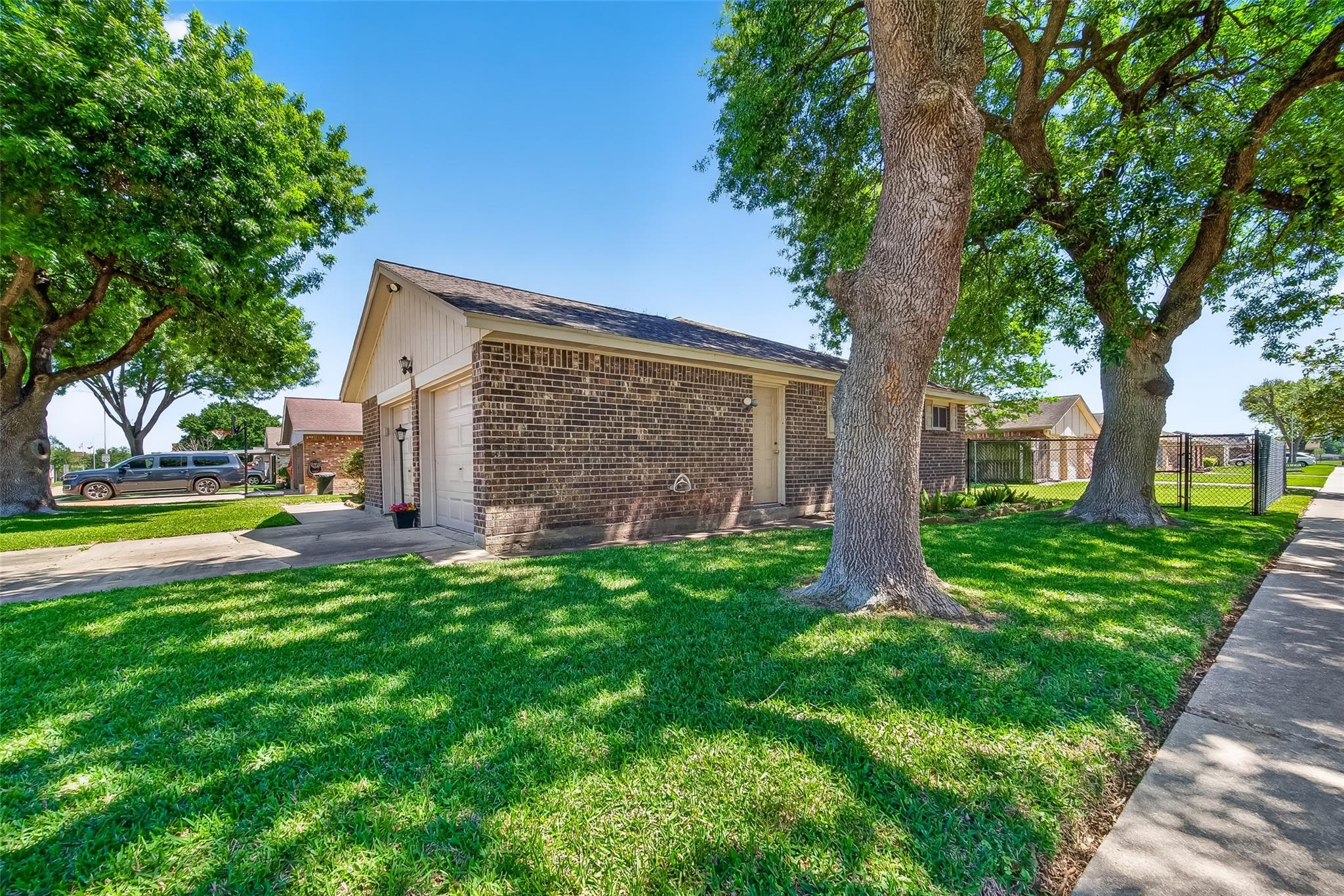 1110 Brookhollow Drive