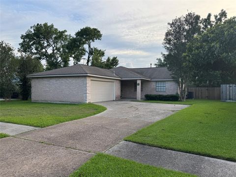 Photo of 8027 Wind Forest Drive, Houston, TX 77040 (MLS # 86945030)