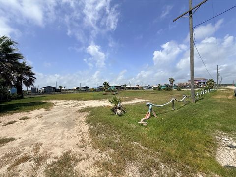 Photo of 1495 Mabry St Street, Gilchrist, TX 77617 (MLS # 68304335)
