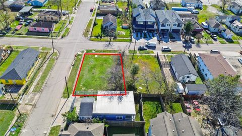 Photo of 4417 New Orleans Street, Houston, TX 77020 (MLS # 8391897)