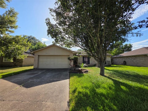 Photo of 16722 Ribbonridge Drive, Sugar Land, TX 77498 (MLS # 50281309)