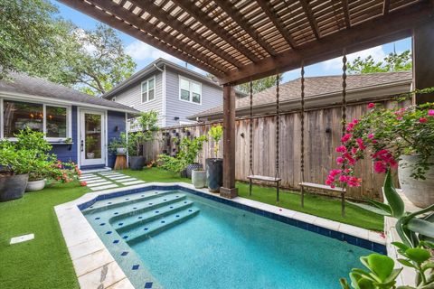 Photo of 406 Bomar Street, Houston, TX 77006 (MLS # 46871106) Photo of 406 Bomar Street, Houston, TX 77006 (MLS # 46871106)
