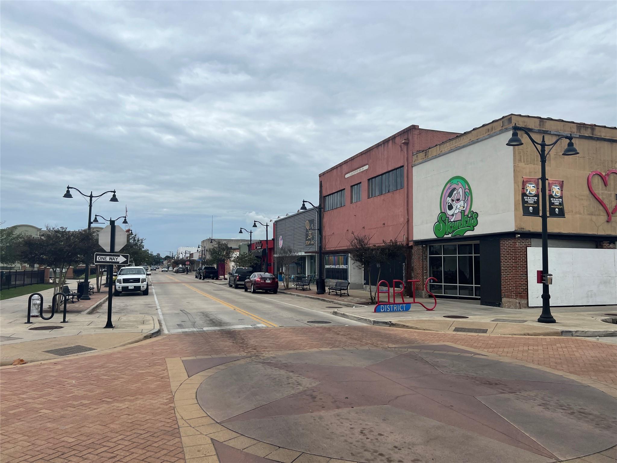 112 W Texas Avenue