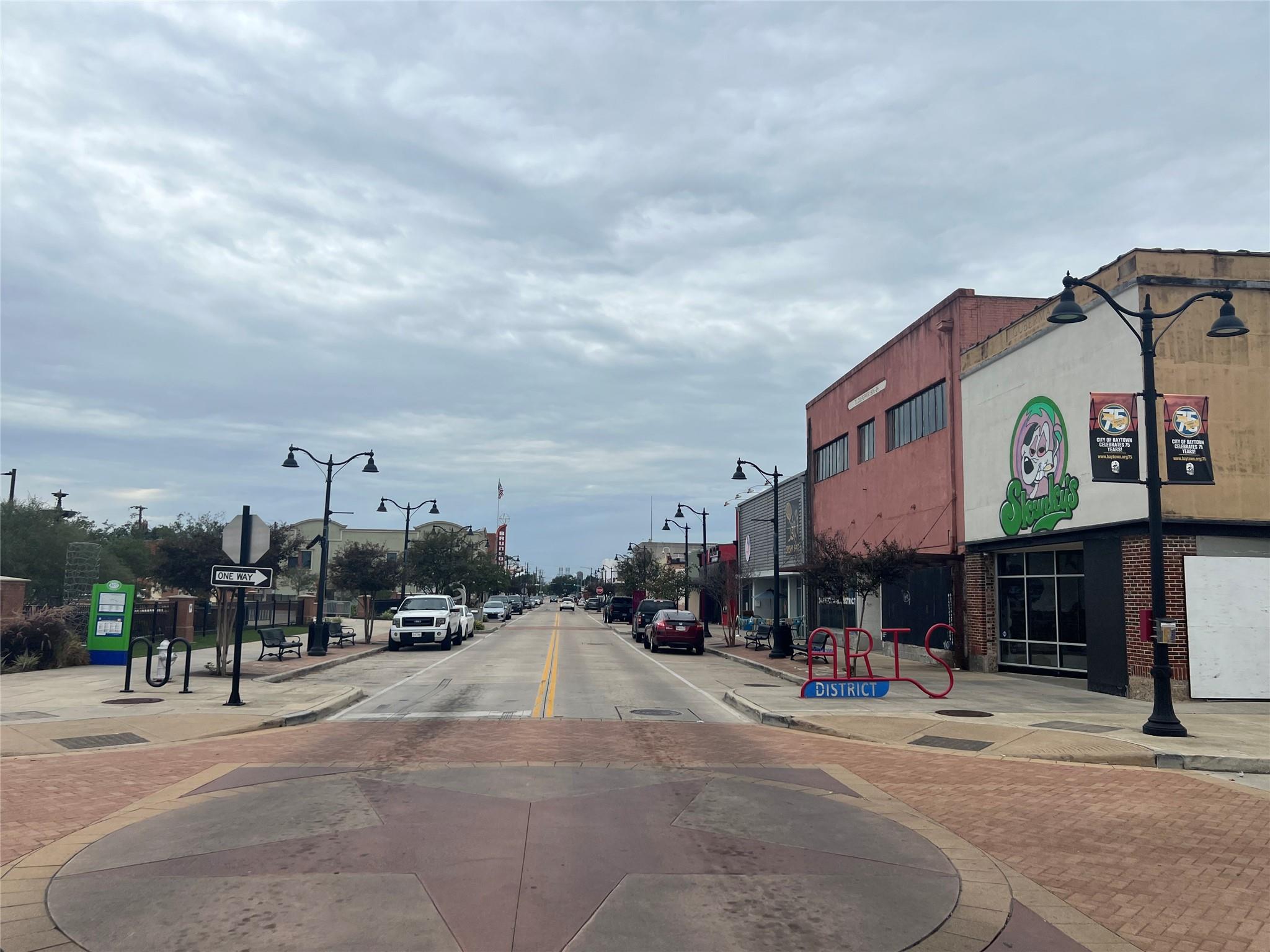 112 W Texas Avenue