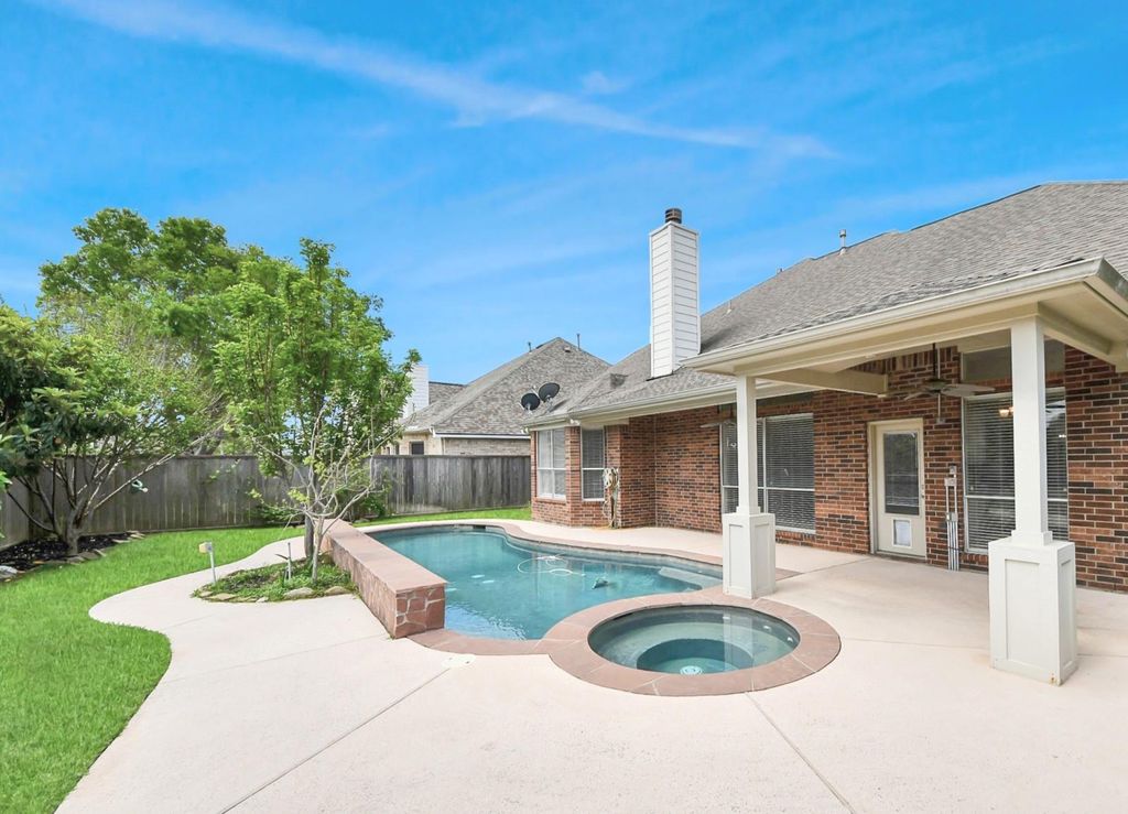 Photo of 1611 Barton Creek Trail, Katy, TX 77450 (MLS # 67490519)