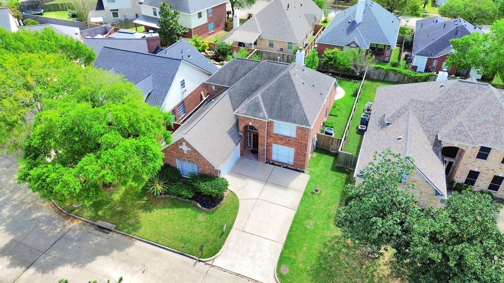 Photo of 1611 Barton Creek Trail, Katy, TX 77450 (MLS # 67490519)