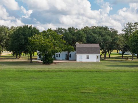 1713 Woody Lane Sealy TX 77833