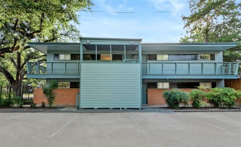 Photo of 217 E 12th Street #1, Houston, TX 77008 (MLS # 68370583)