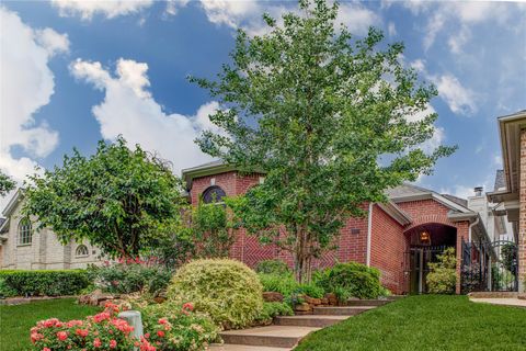 Photo of 6909 Tournament Drive, Houston, TX 77069 (MLS # 26958942)