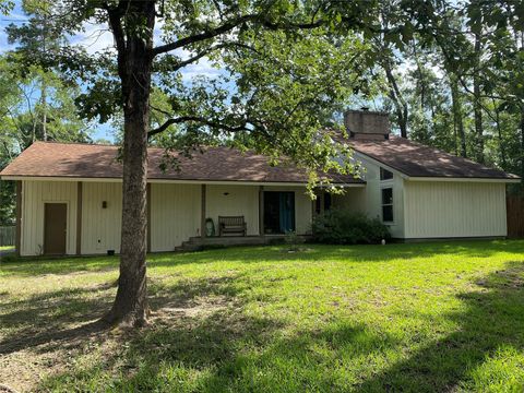 Photo of 26604 Edgewood Ct, Huntsville, TX 77320 (MLS # 65182352)