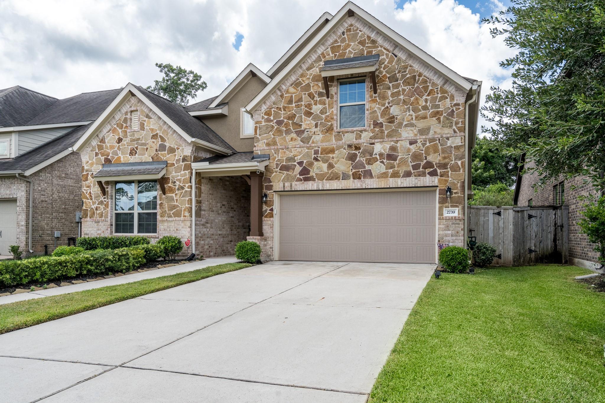 2739 Monarch Crossing