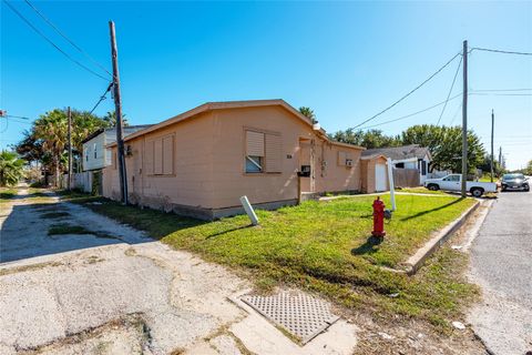 Photo of 1014 48th Street, Galveston, TX 77550 (MLS # 54927820)