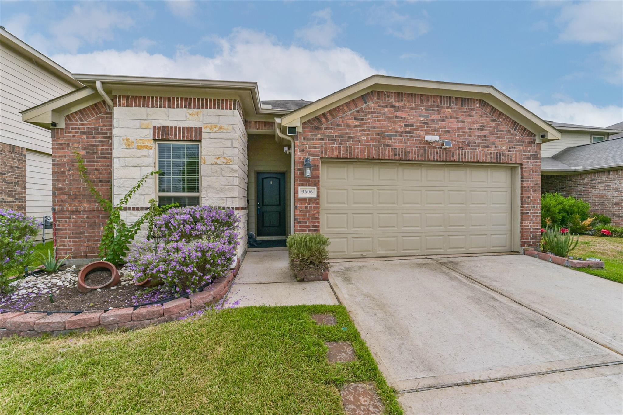 9606 Cimarroncito Lane