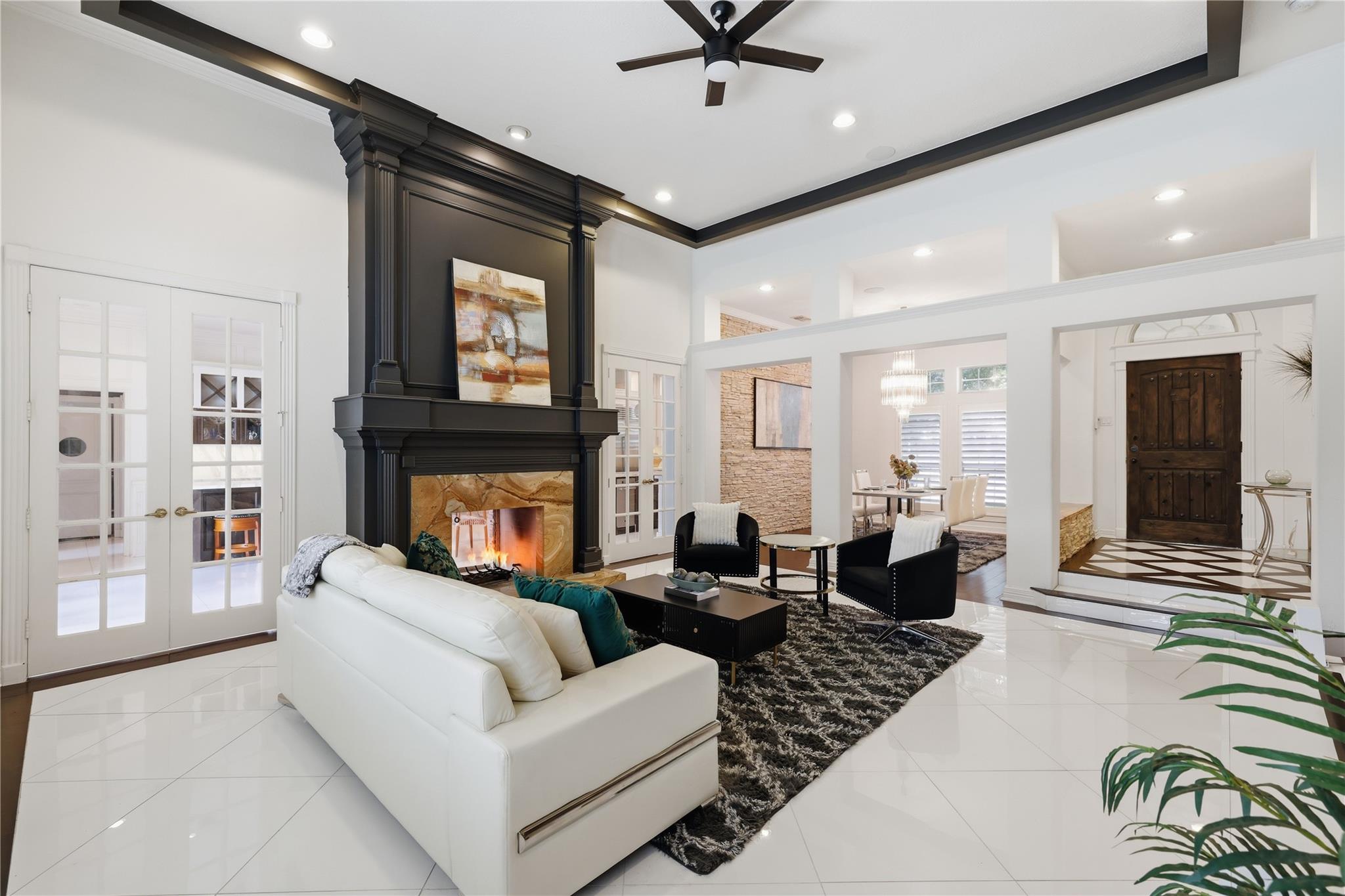 263 Wood Loop Street