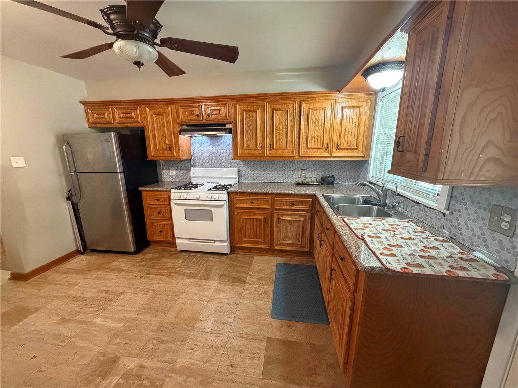 Photo of 1847 Pasadena Boulevard, Pasadena, TX 77502 (MLS # 96310665)