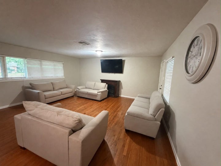Photo 1 of 17 — 1847 Pasadena Boulevard, Pasadena, TX 77502
