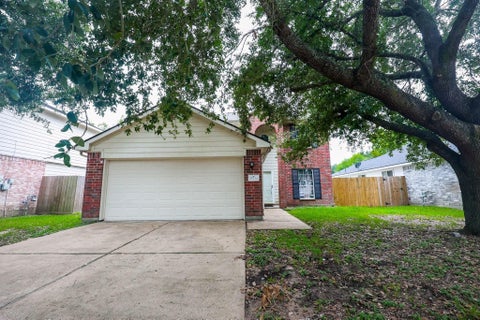 Photo of 15734 Briargate Court, Houston, TX 77489 (MLS # 10879602)