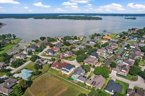 Photo of 20627 Sunny Shores Drive, Houston, TX 77346 (MLS # 67953716)