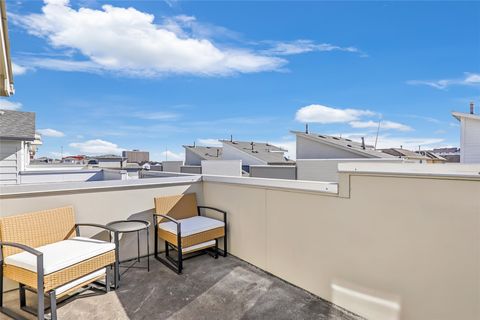 Tiny photo for 325 Eado Park Circle, Houston, TX 77020 (MLS # 40547872)