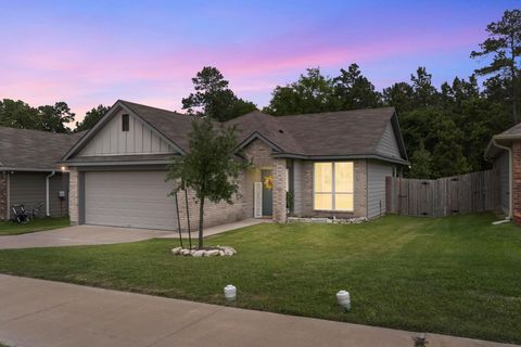 Photo of 139 New Dawn Trail, Huntsville, TX 77320 (MLS # 16221033)
