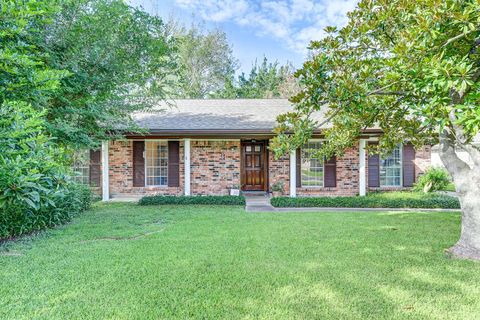 Photo of 12211 Plumpoint Drive, Houston, TX 77099 (MLS # 29110486)