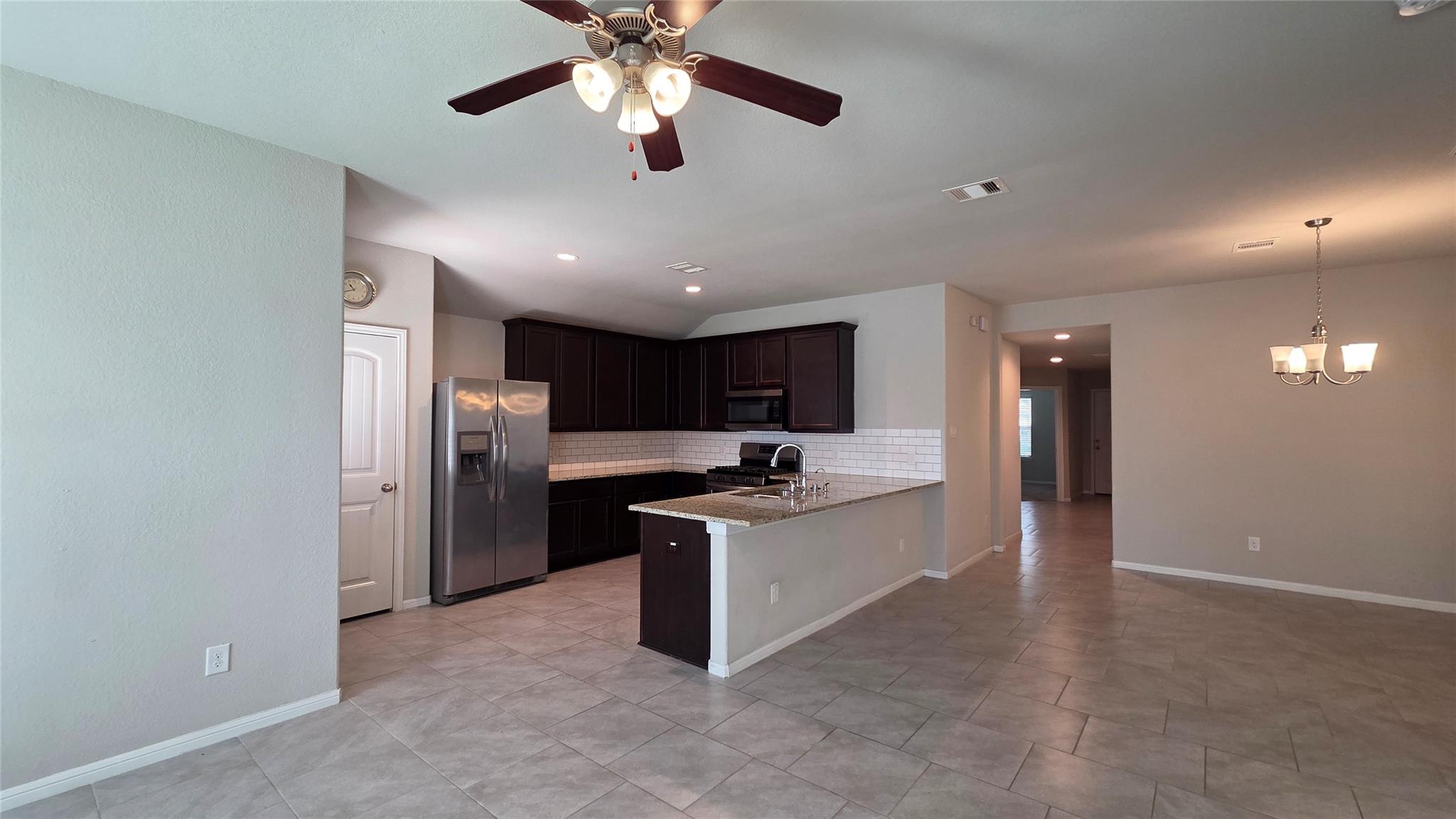 8023 Ecru Lane