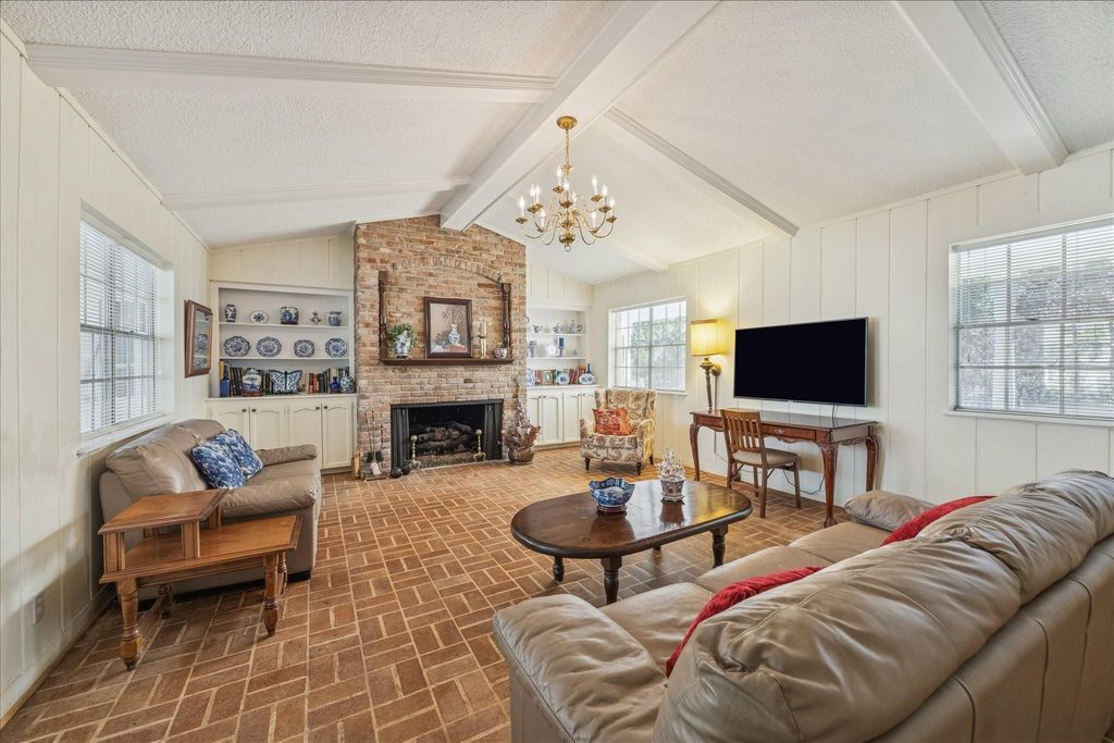 Photo of 10002 Cedar Creek Drive, Houston, TX 77042 (MLS # 75686524)