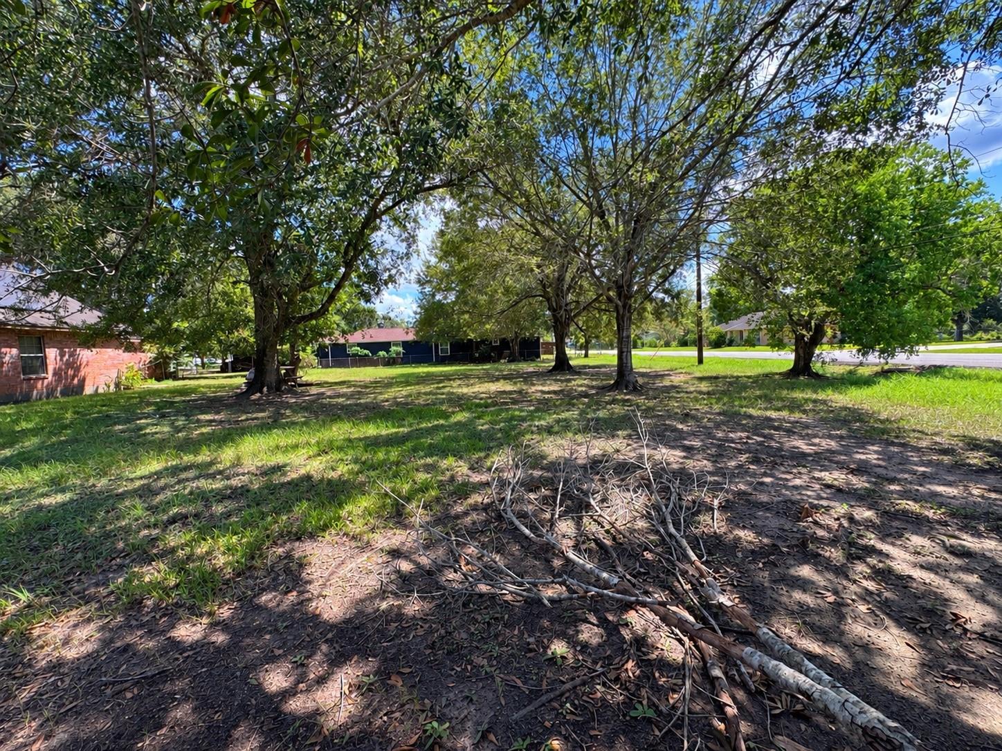 001 Elizabeth Ave