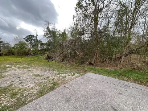 Vacant Land For Sale - Avenue H Street<br/> Dickinson, TX 77539