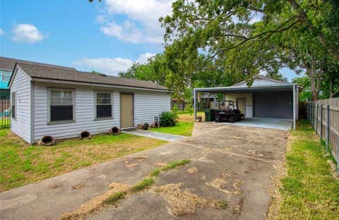 Photo of 118 4th Street, Dickinson, TX 77539 (MLS # 4892868)