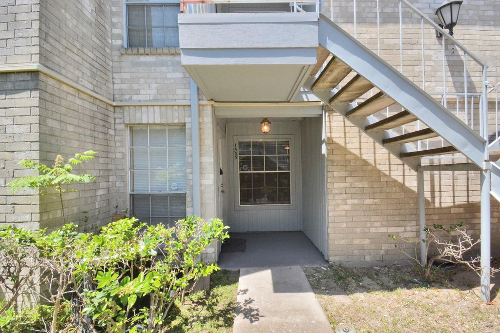 Photo of 7400 Bellerive Drive #1505, Houston, TX 77036 (MLS # 16197131)