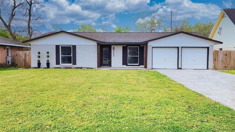 Photo of 403 Vance Street, League City, TX 77573 (MLS # 16997062)