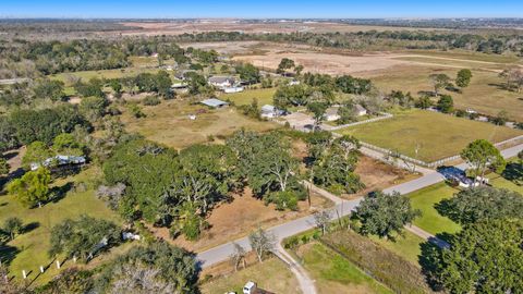 Photo of 676 Evergreen Street, Fresno, TX 77545 (MLS # 18941818)