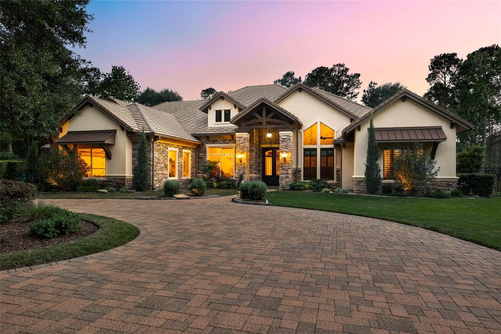 Photo of 852 Eagle Pointe, Montgomery, TX 77316 (MLS # 35524093)
