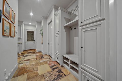 Tiny photo for 852 Eagle Pointe, Montgomery, TX 77316 (MLS # 35524093)