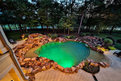 Tiny photo for 852 Eagle Pointe, Montgomery, TX 77316 (MLS # 35524093)