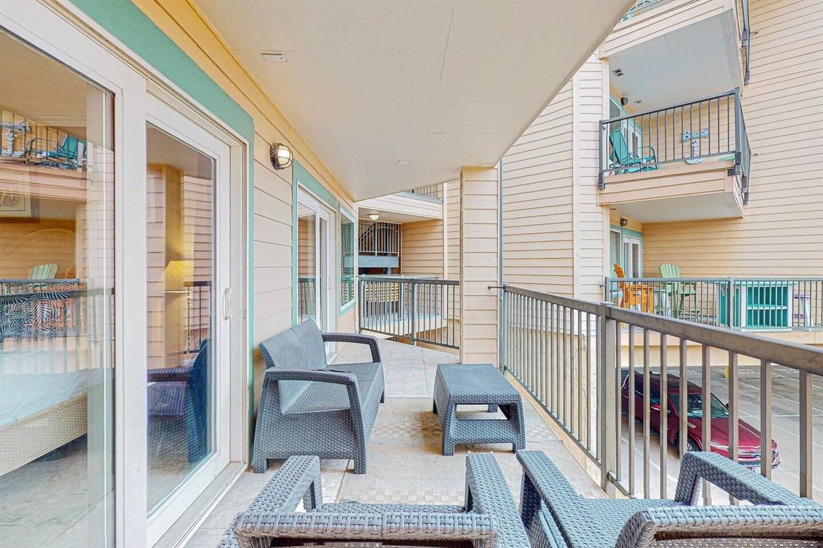 9520 Seawall Boulevard 143